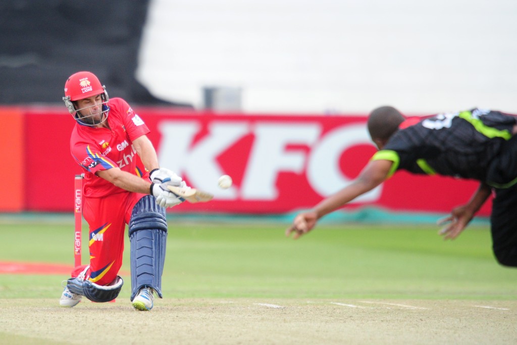 Victories for Cobras, Lions