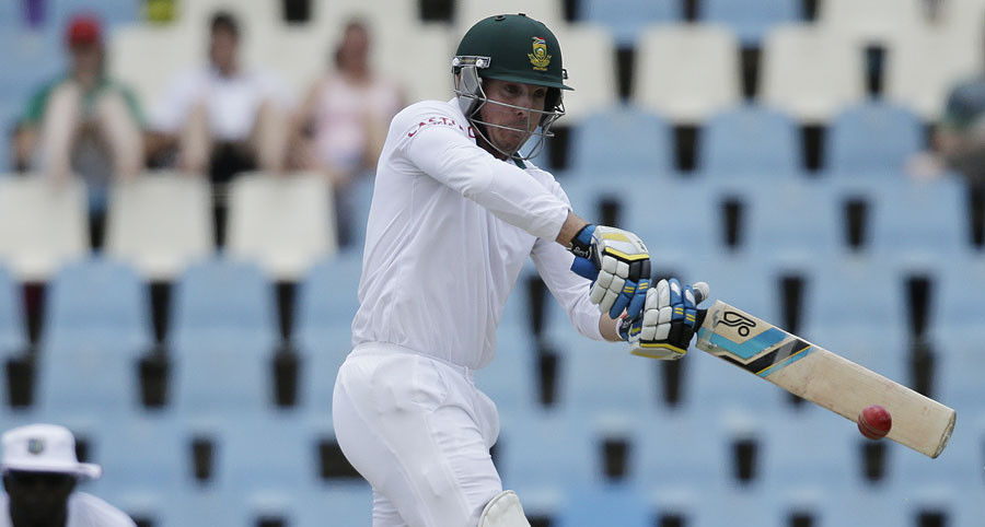 Proteas stand firm at tea