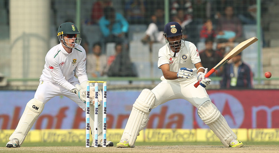 India stretch lead to 403