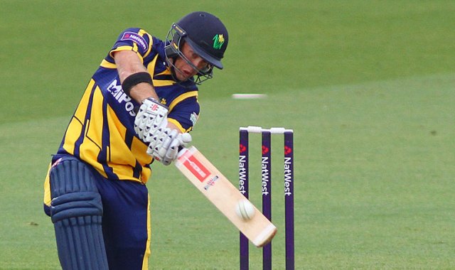 Ingram signs Glamorgan contract extension