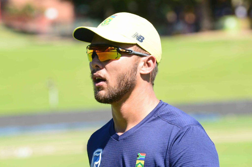 AB in at No 3 as Proteas bat