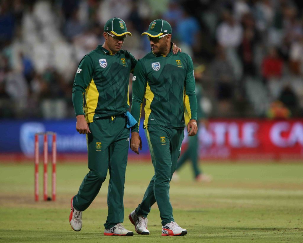 No 1 up for grabs as Proteas bat