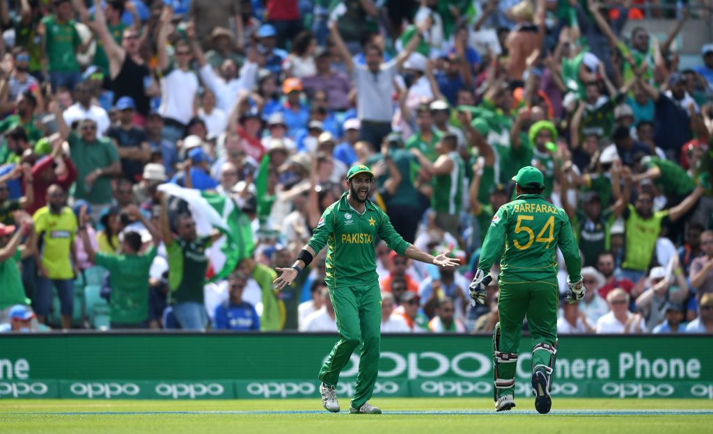 Pakistan edge Aussies to secure series win