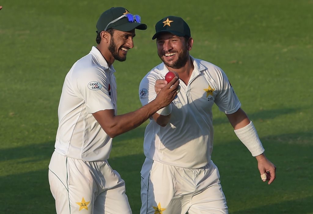 Pakistan have NZ on the rack, England secure series