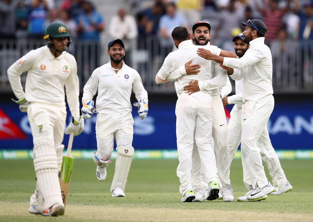 Aussies stumble after pegging India back