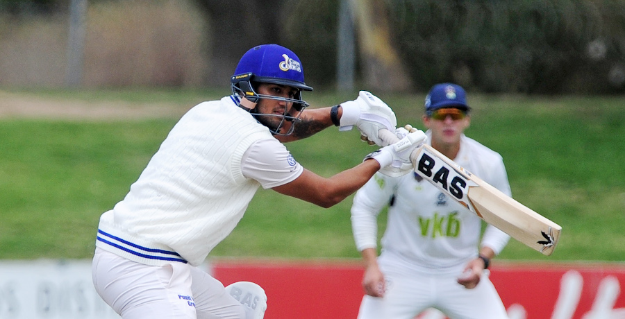 Smith, Williams keep Cobras in command