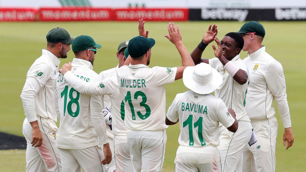 Proteas smash Sri Lanka to take series lead