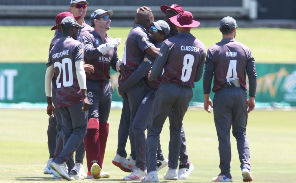 Dragons celebrate Reeza Hendricks dismissal 8 Feb 22