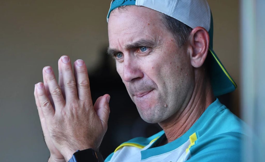 Justin Langer hands together