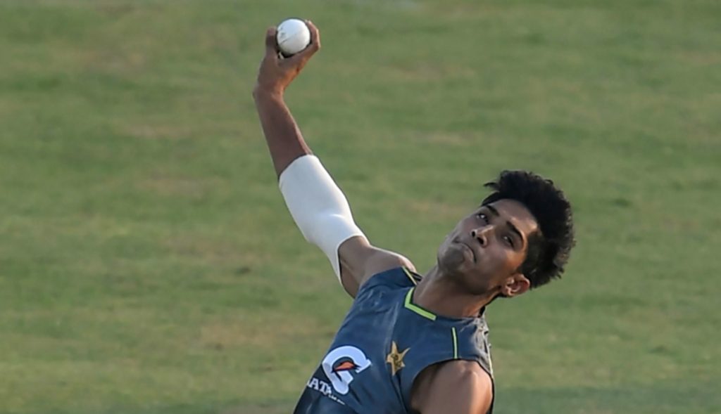 Mohammad Hasnain bowling action