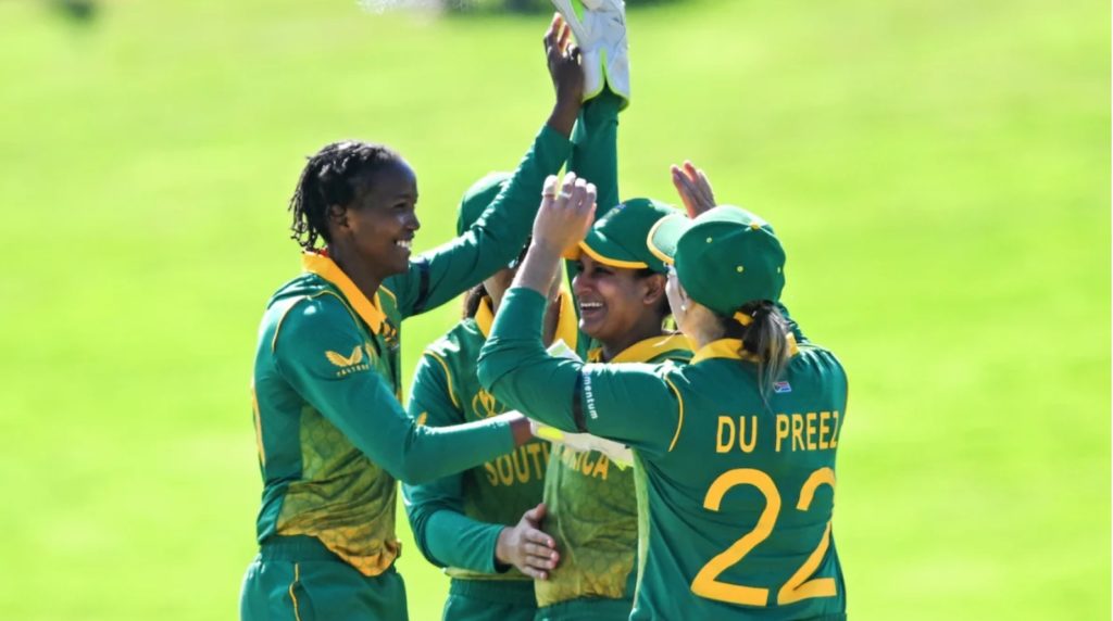 Ayabonga Khaka Proteas Women celebrates