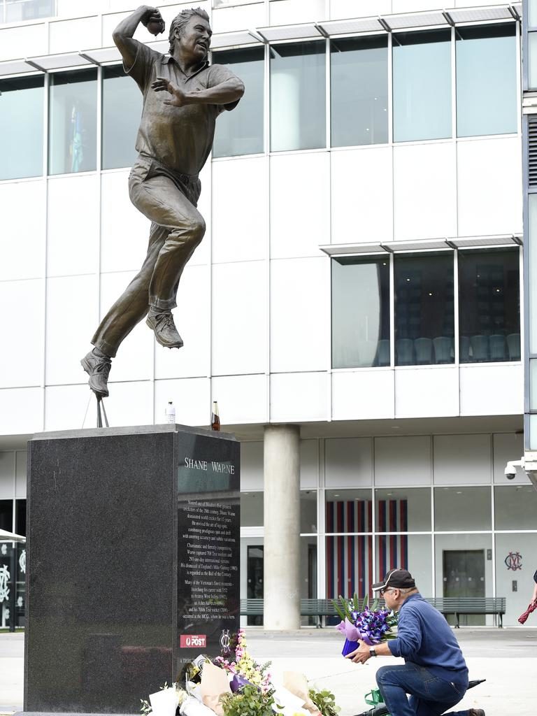 Shane Warne statue