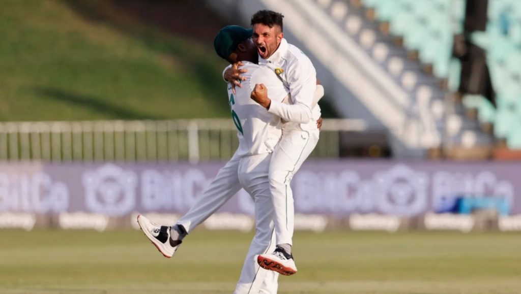 Keshav Maharaj celebrates wicket 3 Apr 22