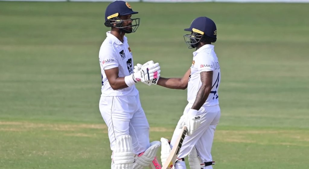 Dinesh Chandimal Niroshan Dickwella