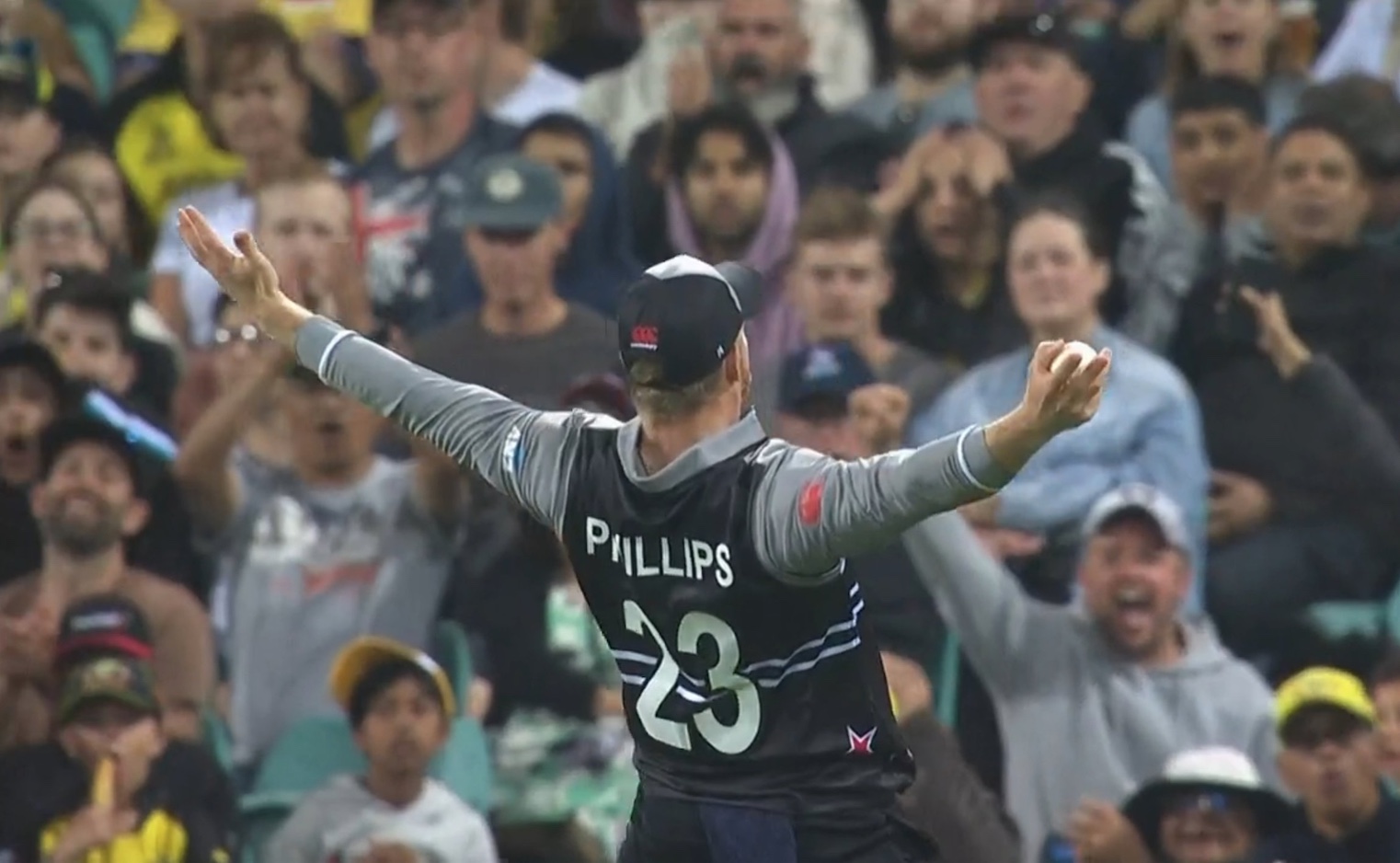 Watch Phillips' brilliant catch for Black Caps