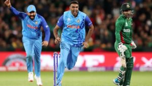Ravichandran Ashwin and Rohit Sharma celebrate