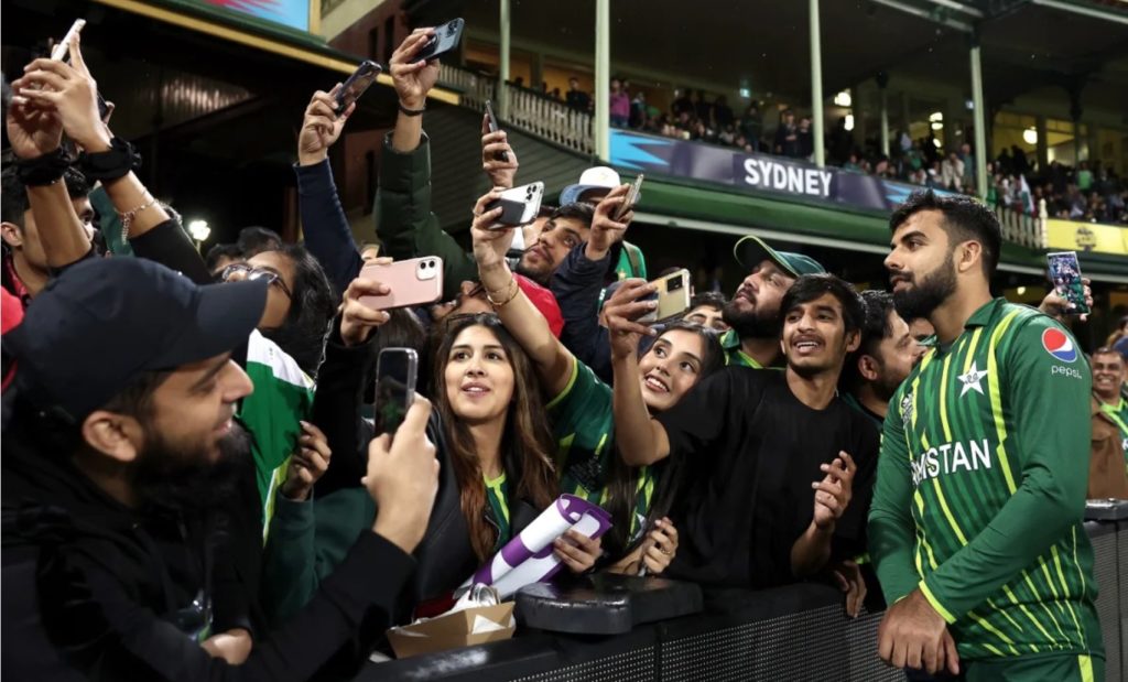 Shan Masood Pakistan fans SCG