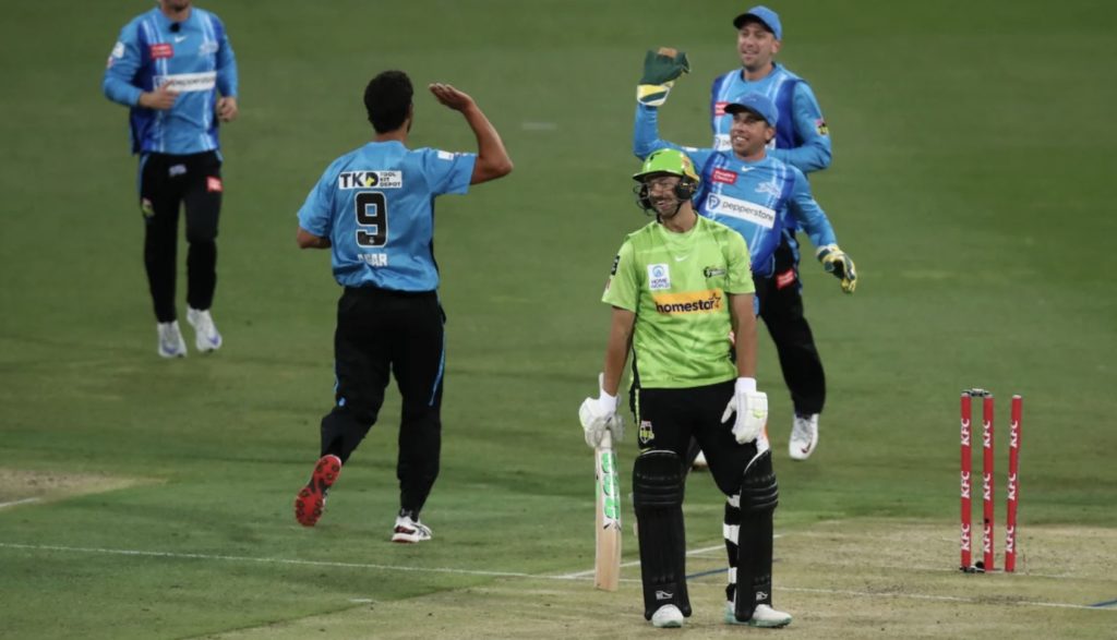 Sydney Thunder 15 all out