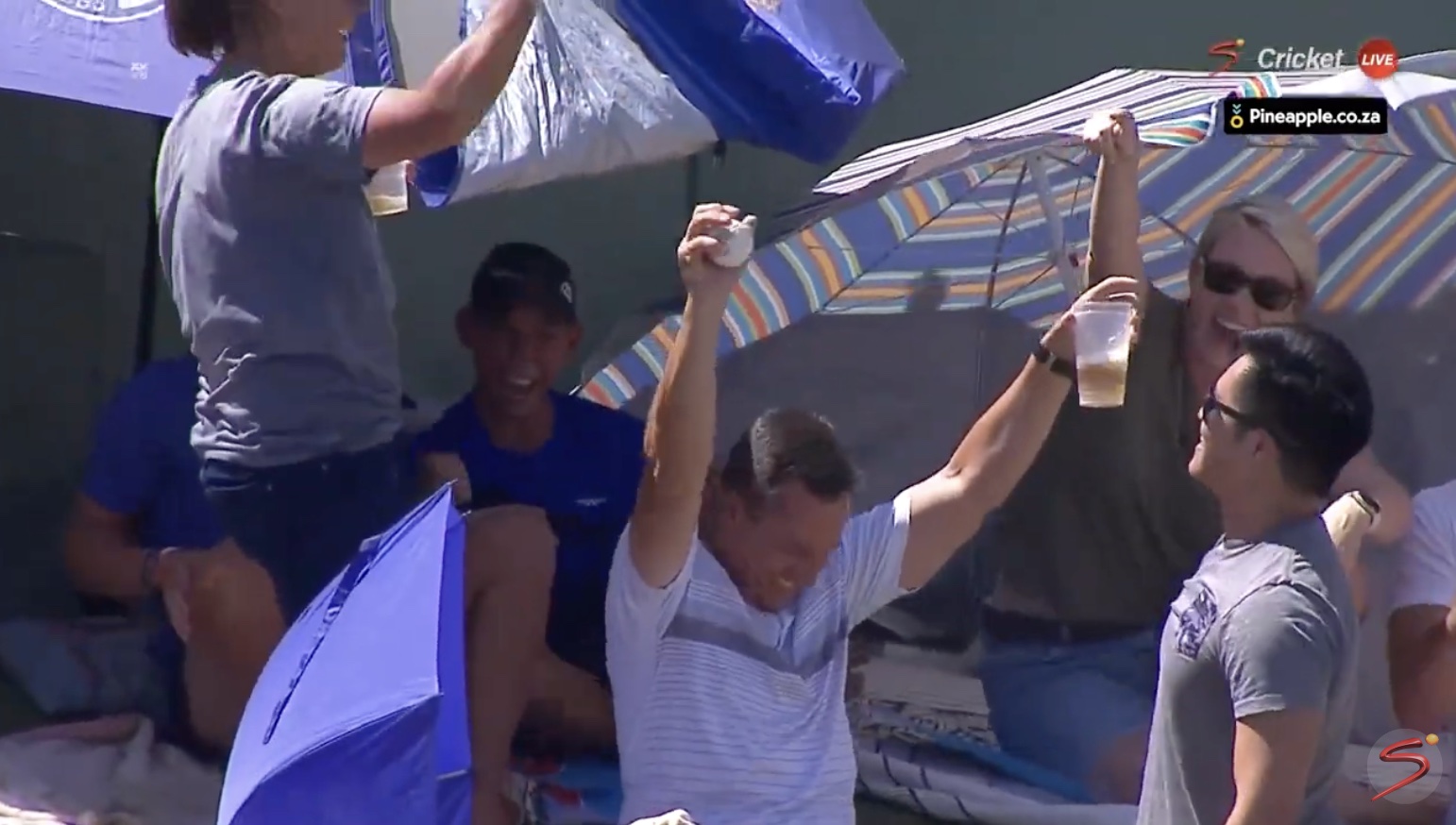 watch-fans-go-catch-crazy-at-centurion