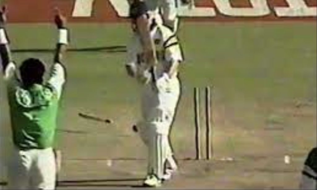 Watch: Waqar Younis rips through SA