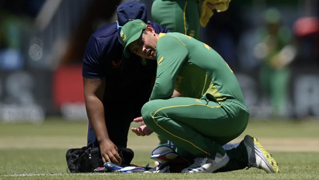 Quinton de Kock thumb injury England