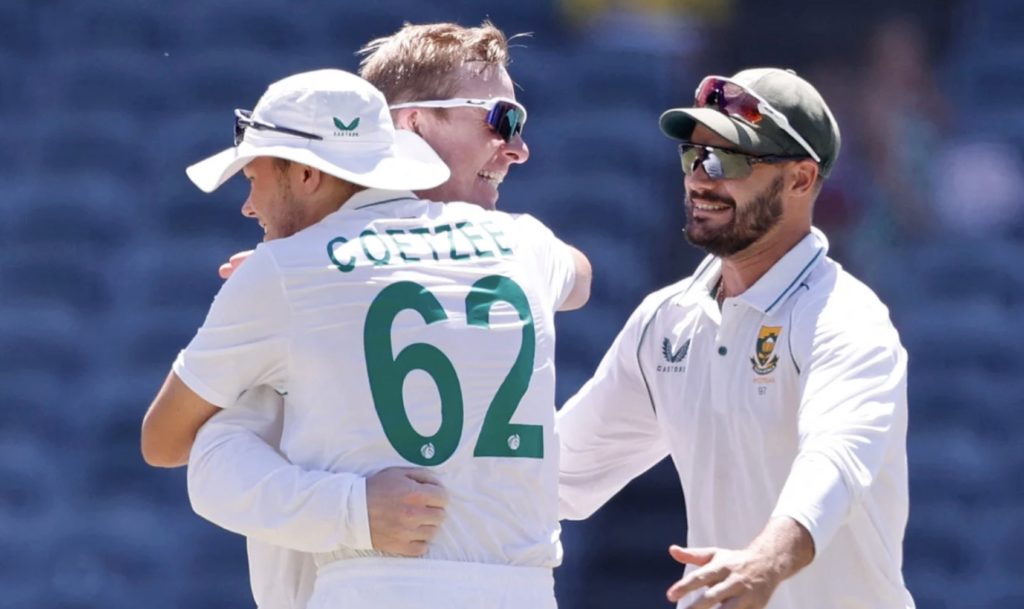 Simon Harmer celebrates Proteas 11 Mar 2023