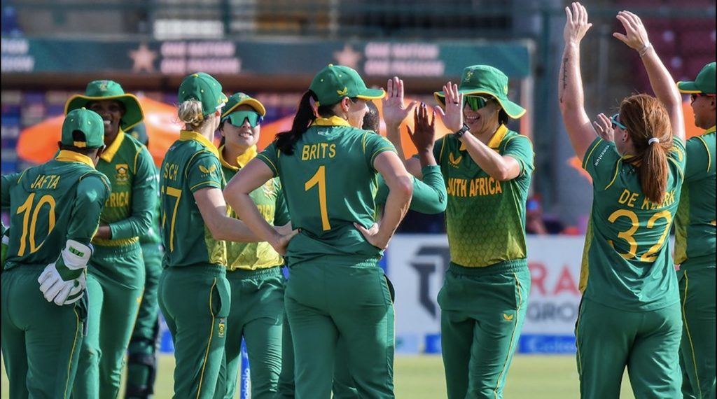 Proteas Women celebrate wicket