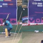 David Warner bats right-handed