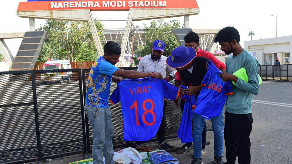 Virat Kohli replica shirts