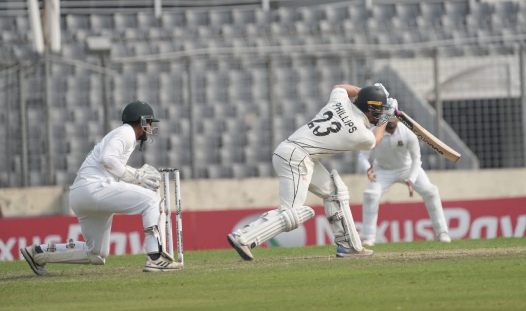 Glenn Phillips NZ 9 Dec @BlackCaps