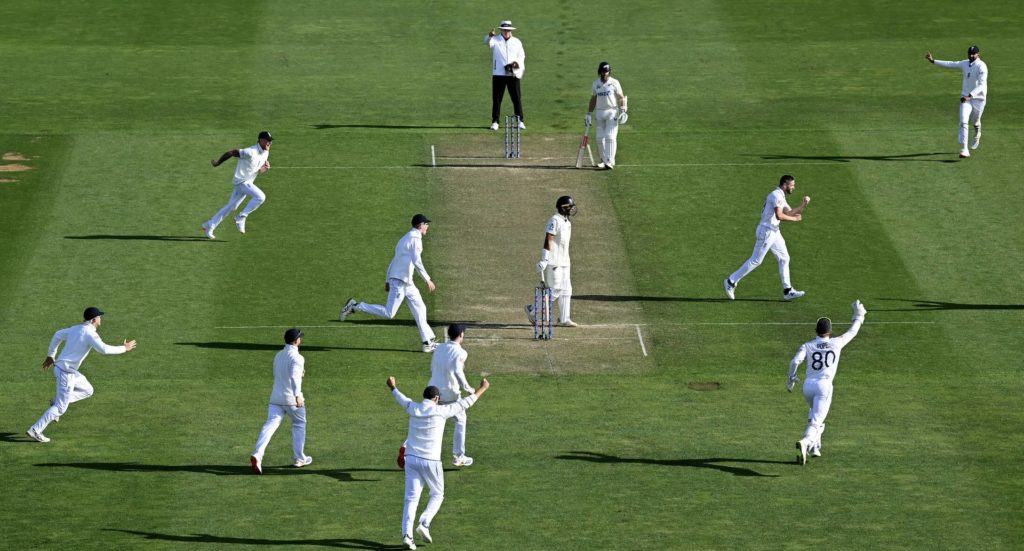 Chris Woakes Rachin Ravindra Hannah Peters:Getty Images)