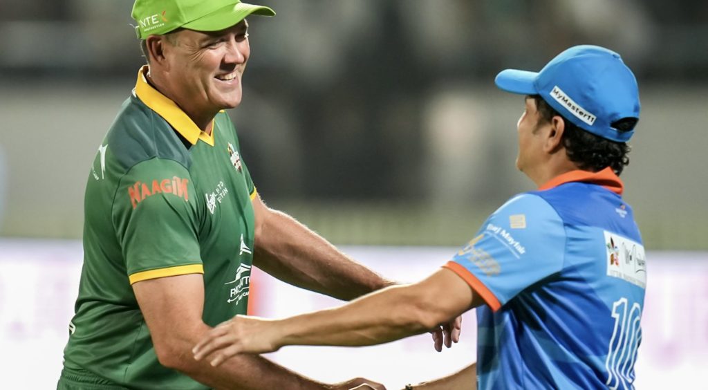Jacques Kallis Sachin Telkulkar shaking 1 Mar 2025