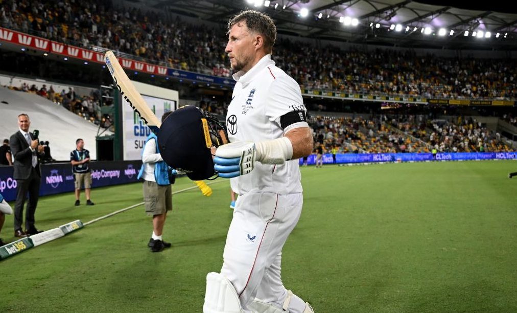 BRISBANE, AUSTRALIA - DECEMBER 04: Joe Root of England salutes the crowd at stumps on day one of the Second 2025/26 Ashes Series Test Match between Australia and England at The Gabba on December 04, 2025 in Brisbane, Australia. (Photo by Gareth Copley/Getty Images)