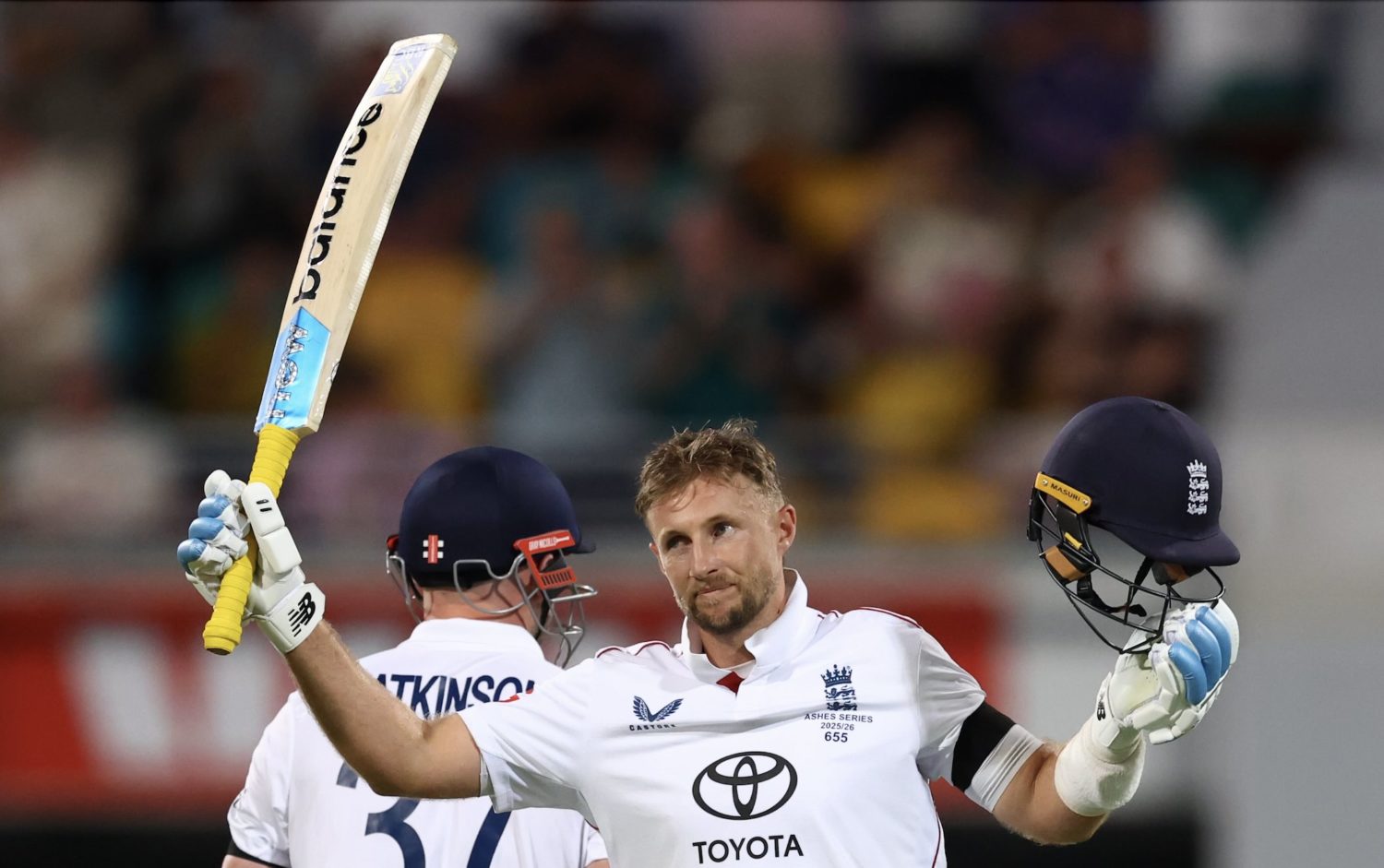 Root reaches first ton in Australia, six for Starc