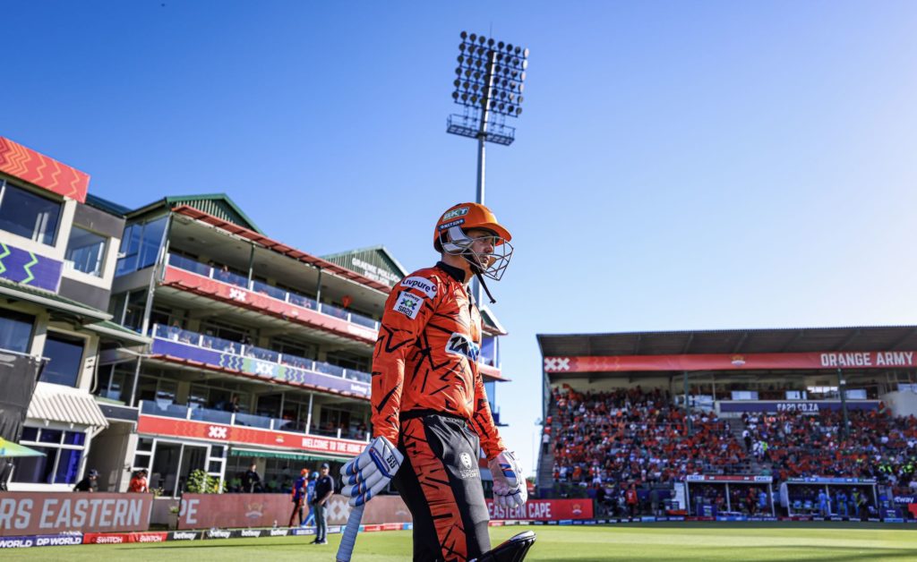 Quinton de Kock walks out 29 December 2025 Jacobus Nel SA20
