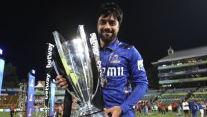 Rashid Khan SA20 trophy Shaun Roy Sportzpics