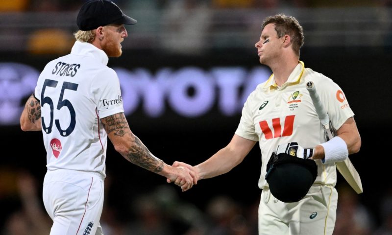 Relentless Australia close in on Ashes glory