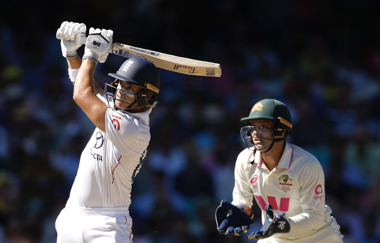 Jacob Bethell batting 7 Jan 2026 Darrian Traynor Getty Images