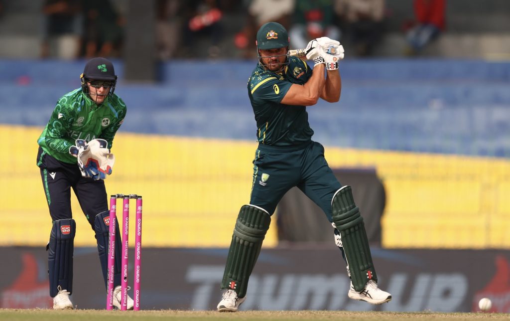 Depleted Australia cruise past Ireland