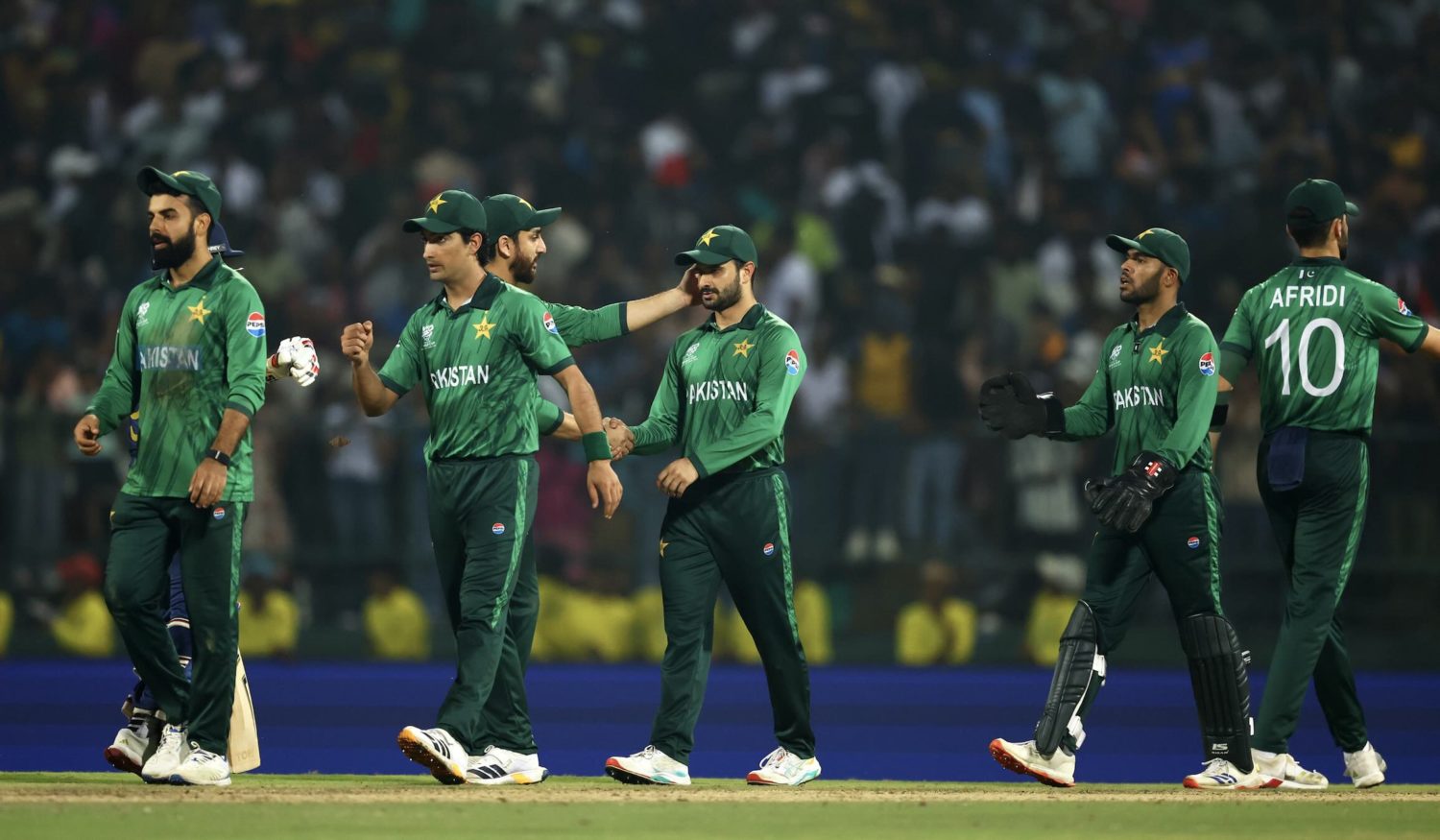 Black Caps into semis, Pakistan crash out
