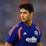 India star wears disguise on train trip