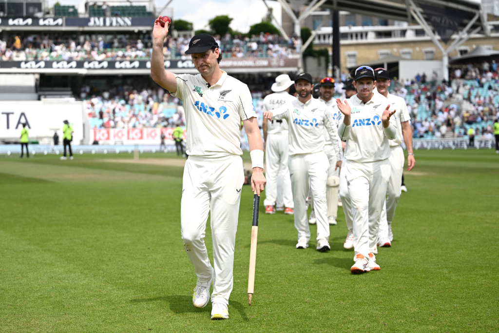 Matt Henry leads brutal Oval demolition of England