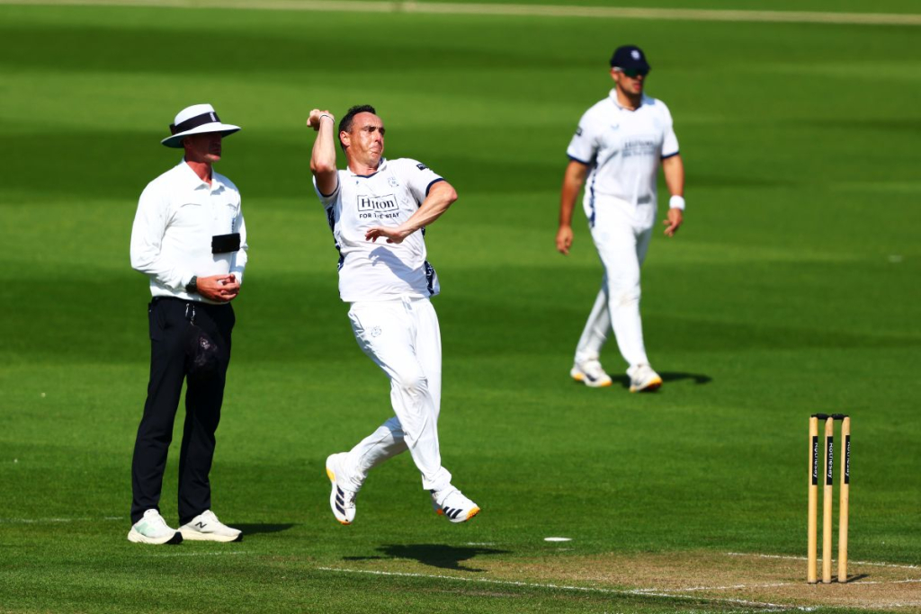 Abbott stars again as Hampshire thump Sussex