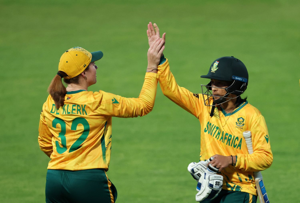Proteas face India showdown after Pakistan escape